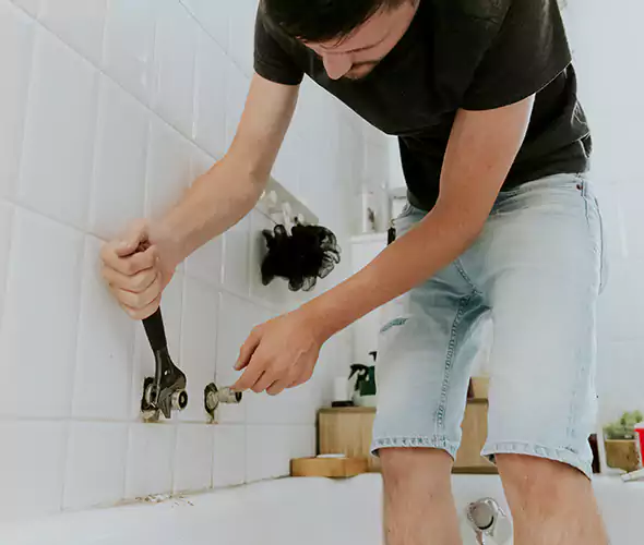 Affordable Bathtub Faucet Replacement in Middle Island: Choose Experienced Local Technicians