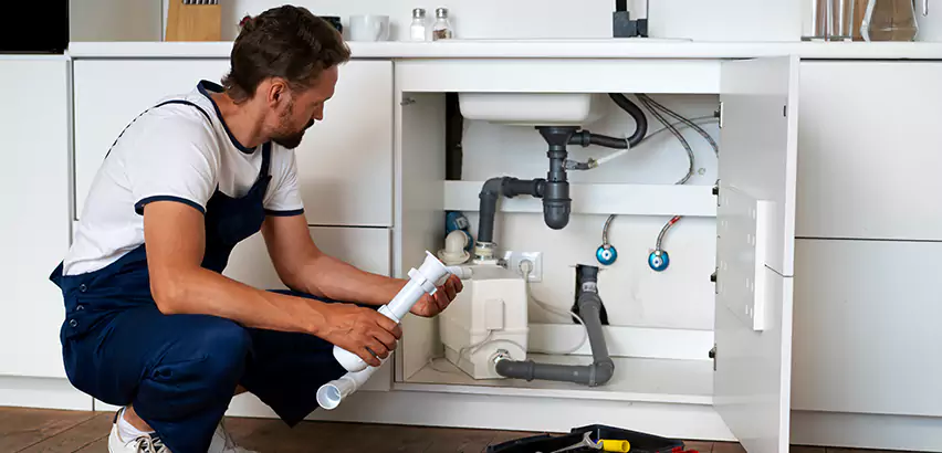 Plumbers for Frozen Pipes in Middle Island